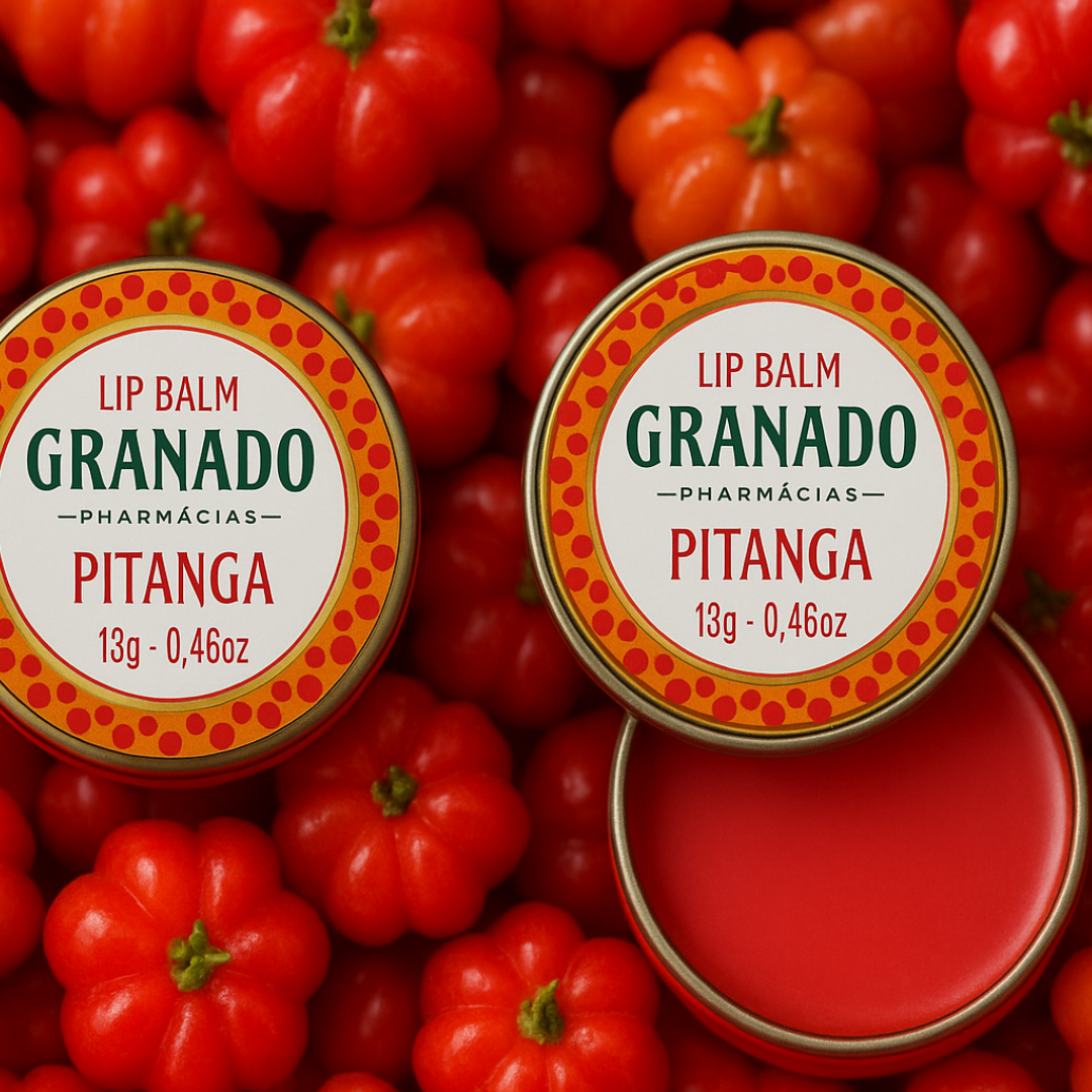 Balm labial Granado sabor pitanga ao lado de frutas pitanga frescas.