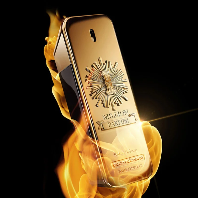 Frasco dourado do perfume 1 Million Parfum Paco Rabanne cercado por chamas, simbolizando intensidade e luxo masculino.
