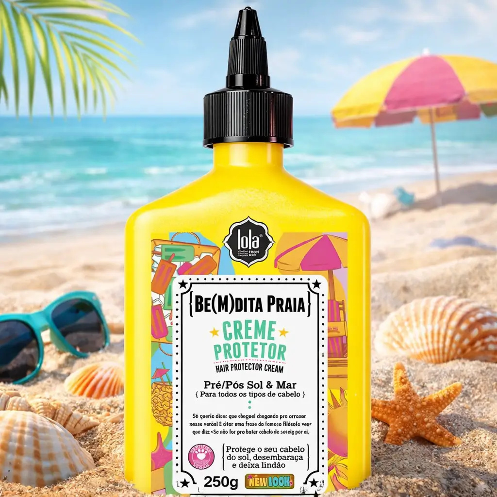 Cabelos Cacheados no Verão com creme protetor Bem Dita Praia da Lola Cosmetics em cenário praiano